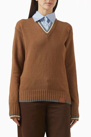 سترة بنمط قميص بفتحة رقبة على شكل حرف V‏ صوف وقطن بوبلين