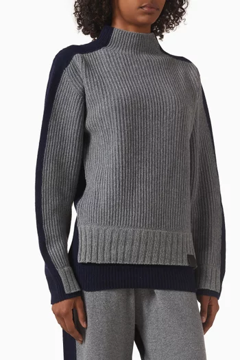 سترة بياقة عالية وأجزاء بلون مغاير نسيج كشمير