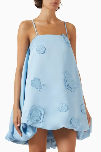 فستان باتسي قصير بتصميم منفوخ ورقع زهور مطرزة