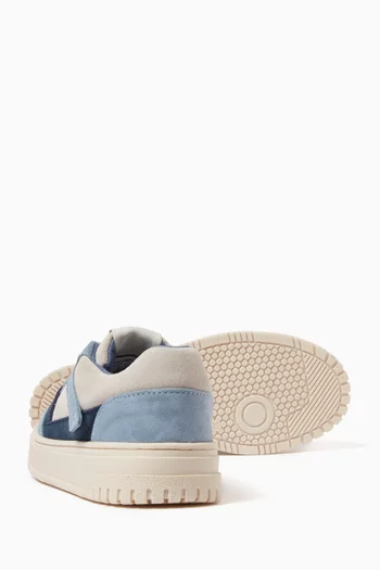 حذاء سنيكرز برباط شمواه