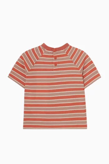 تي شيرت بخطوط وشعار الماركة قطن