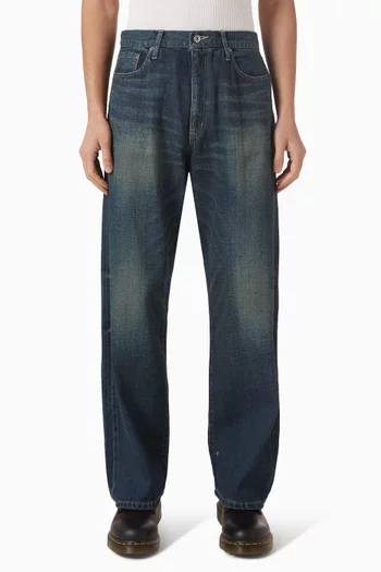 بنطال جينز بقصة ساق واسعة