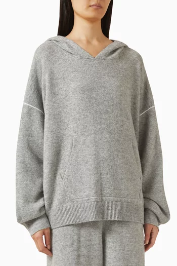 كنزة بغطاء رأس وقصة فضفاضة تيري ناعم