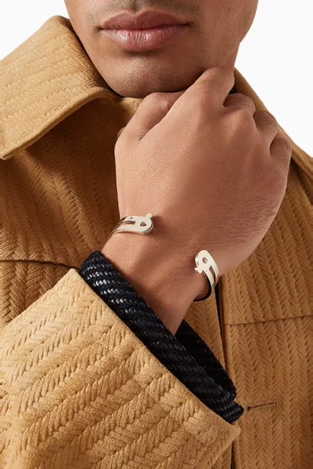 سوار مفتوح بتصميم حرف "الفاء" فضة إسترلينية