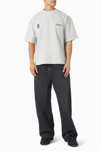 تي شيرت بطبعة مزدوجة لشعار الماركة قطن