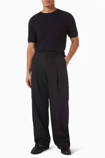 تي شيرت بقصة ضيقة قطن