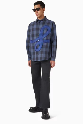 قميص بنقشة مربعات وشعار الماركة قطن