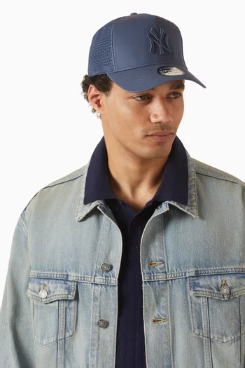 كاب تراكر بتصميم 9FORTY وشعار نيويوك يانكيز