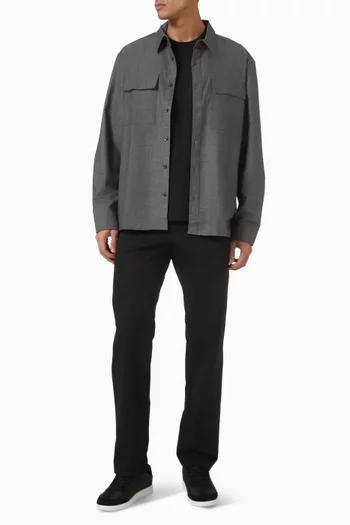 قميص سهل الارتداء بصف أزرار ودرجات ألوان مدمجة