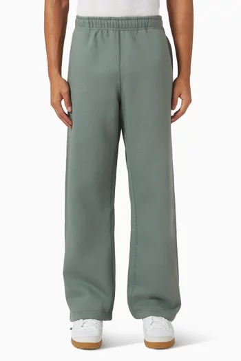 Solo Swoosh Cuffed Sweatpants in Fleece