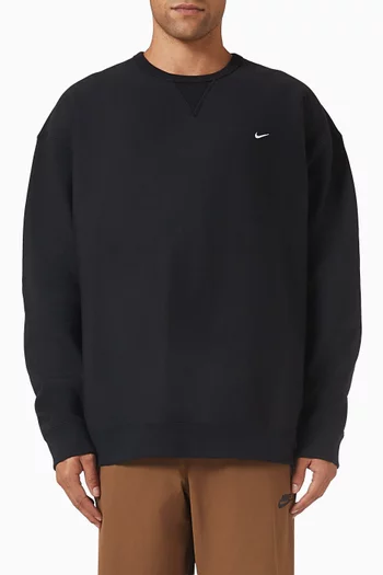 سويت شيرت بفتحة رقبة مستديرة وشعار سولو صوف