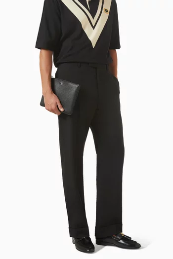 حافظة بشعار حرف V الشهير جلد عجل حبيبي