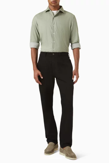 بنطال جينز بقصة قصة ساق تضيق نحو الحافة دينم