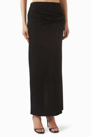 تنورة بكشكش على شكل كرواسون ودرابيه