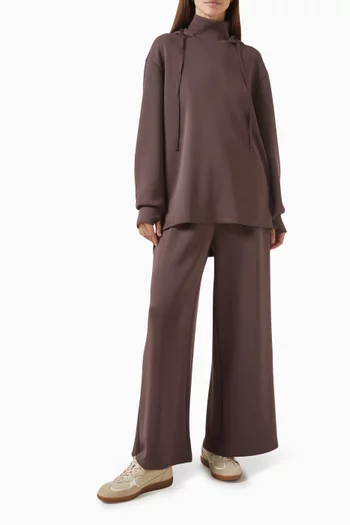 كنزة بياقة عالية بغطاء رأس