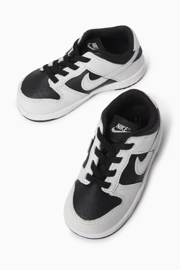 سنيكرز دانك أسفل الكاحل