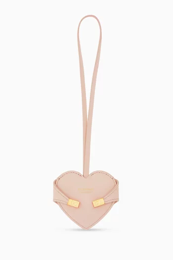 حلية هاج بتصميم قلب بمرأة جلد عجل