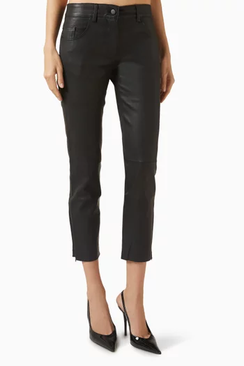 بنطال قصير بخصر منخفض جلد