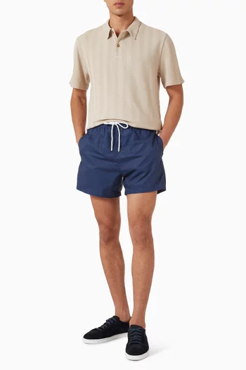 شورت سباحة بنقشة خطوط متعرجة بنفس اللون