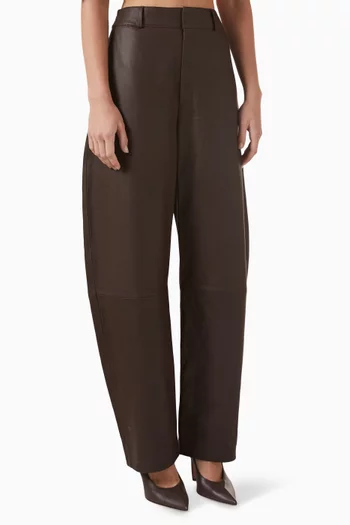 بنطال شارلوت بقصة ساق أسطوانية جلد