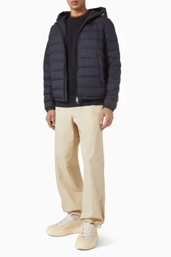 تي شيرت بشعار الماركة قطن