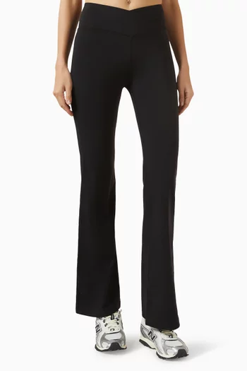 بنطال يوغا بتصميم ملفوف عند الخصر وقصة واسعة قماش دايفليكس