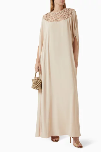 قفطان مزين بتطريزات بالخرز