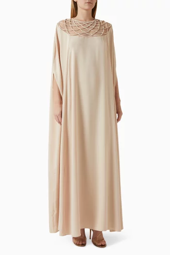 قفطان مزين بتطريزات بالخرز