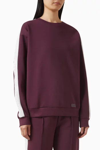 سويت شيرت بشريط بارز بشعار الماركة