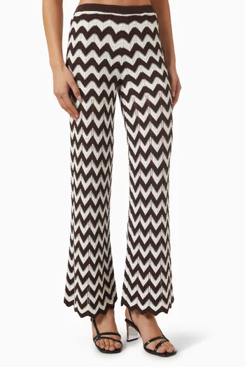 بنطال كروشيه بنقشة خطوط متعرجة