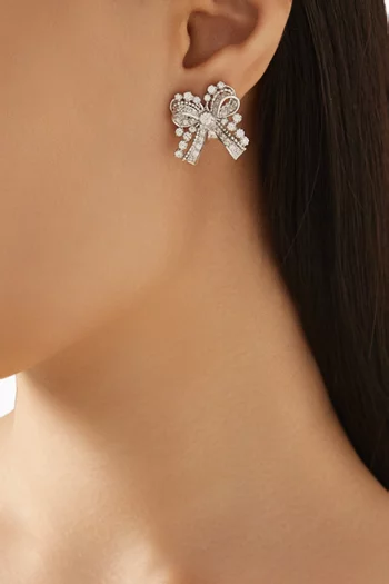 Dentelle Bow Stud Earrings in Rhodium-vermeil