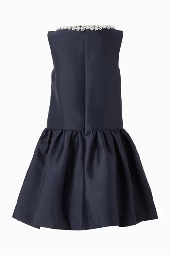 فستان بحواف صدفية ونقشة زهور تفتا