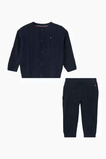 طقم هدايا سترة وبنطال بشعار الماركة منسوجة