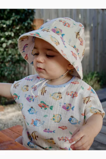 قبعة بنقشة أسماك ساحرة