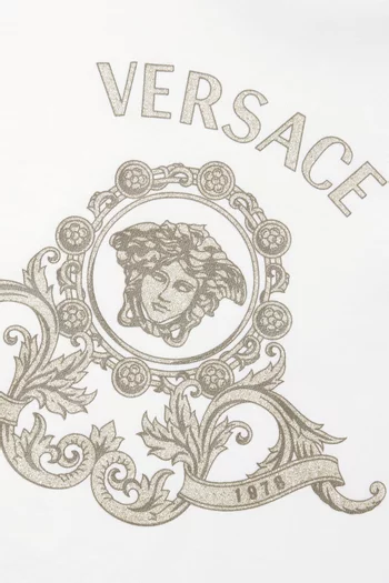 تي شيرت بطبعة شعار الماركة بغليتر قطن جيرسيه