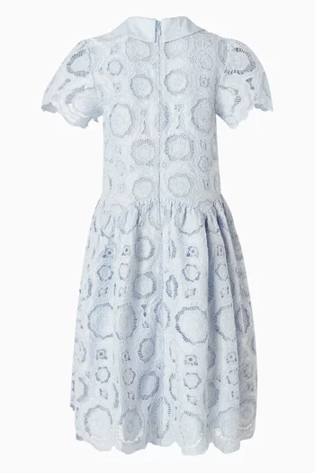 فستان دانتيل بزهور بارزة