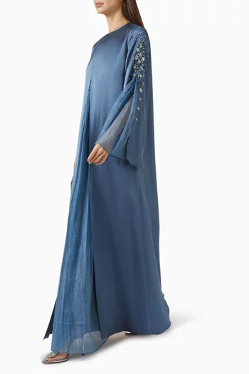 قفطان مزين بتطريزات ستان