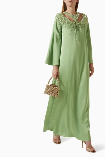 قفطان مزين بتطريزات بالخرز