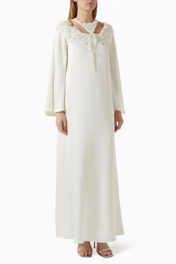 قفطان مزين بتطريزات بالخرز