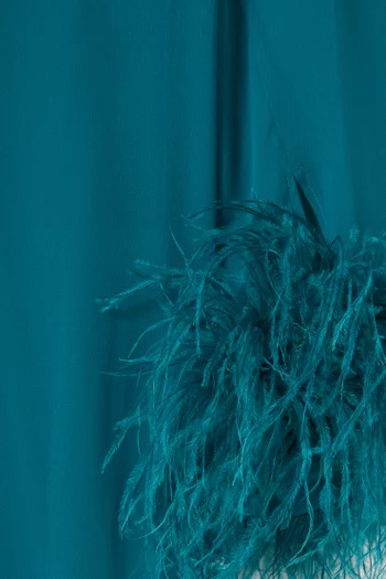 فستان بحافة مزينة بالريش جورجيت