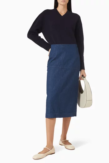 سترة منسوجة بفتحة رقبة على شكل حرف V‏