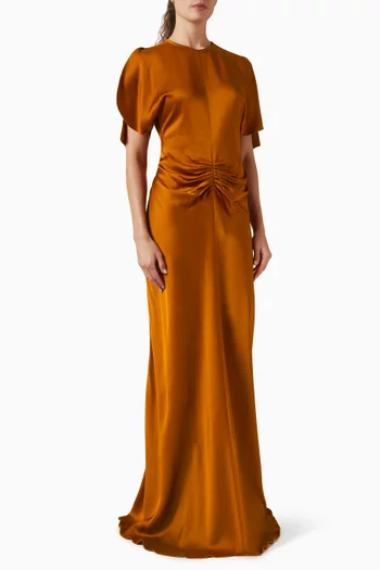 فستان طويل بكشكش على الخصر كريب