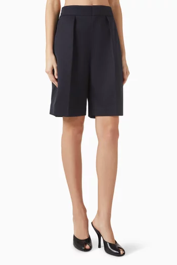 شورت بقصة أنيقة