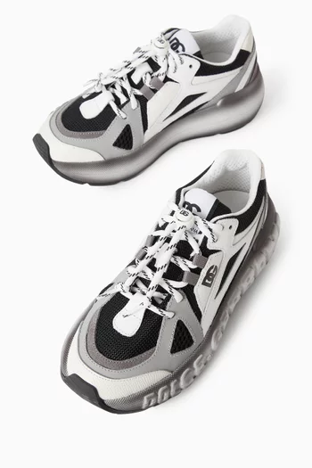 سنيكرز باونس 12 جلد وقماش شبكي بشعار الماركة 