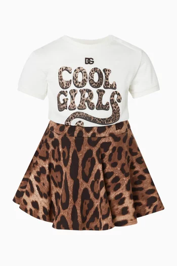 تي شيرت بطبعة عبارة Cool Girls قطن