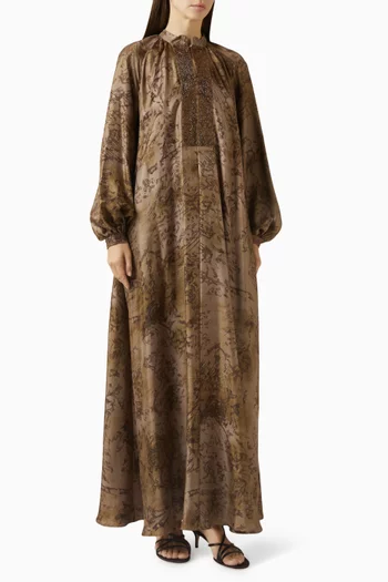 فستان بقصة واسعة ونقشة حرير