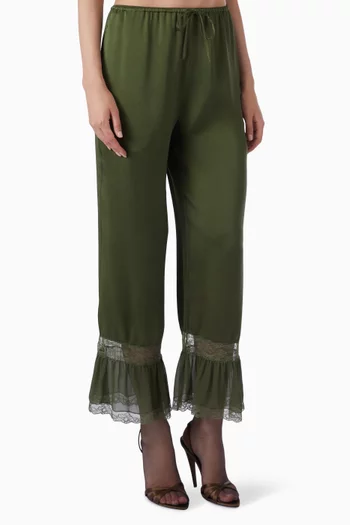 بنطال بحواف بأشرطة دانتيل حرير وستان