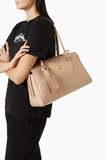 حقيبة فيتوريا بيد علوية جلد حبيبي