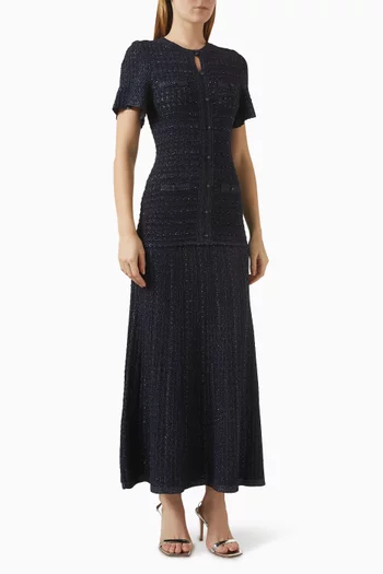 فستان طويل منسوج ومطرز بأحجار الراين