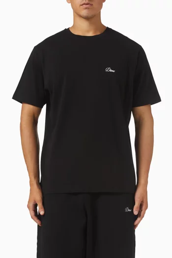 تي شيرت بشعار الماركة بخط يدوي صغير قطن